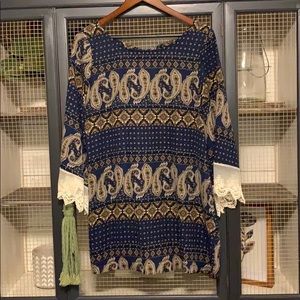 Boutique Lace Top Size M